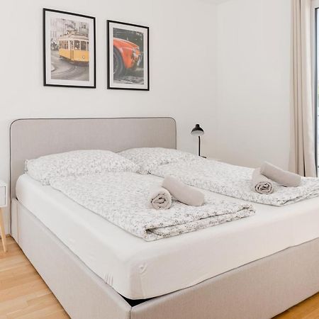 Whats-App Self-Check-In - 1Br Apartment, Near Airport,15 Min To Center เวียนนา ภายนอก รูปภาพ